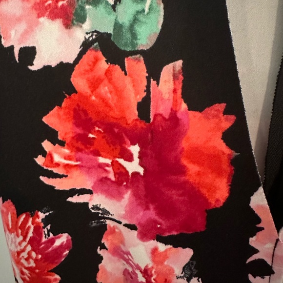 Scuba Guess Pleated Floral Fit-and-Flare Dress. - Picture 8 of 12